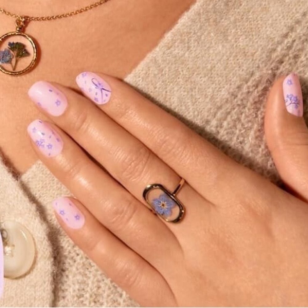 Color Street Nail Strips - Forever Loved